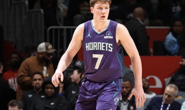 星空体育平台-NBA新一期新秀榜：克努佩尔反超弗拉格登顶榜首，埃奇库姆第三