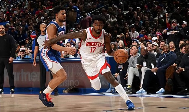 星空体育下载-攻防两端都尽力了，可惜火箭锋线新星也救不了两大先发的灾难表现