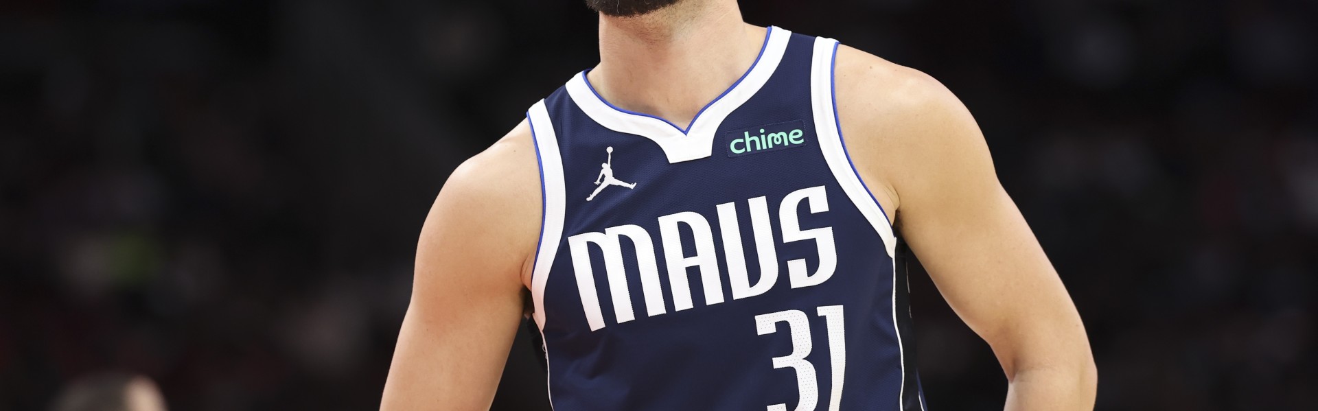 本赛季掉出首发！美记：独行侠愿意听取关于克莱·汤普森的报价！